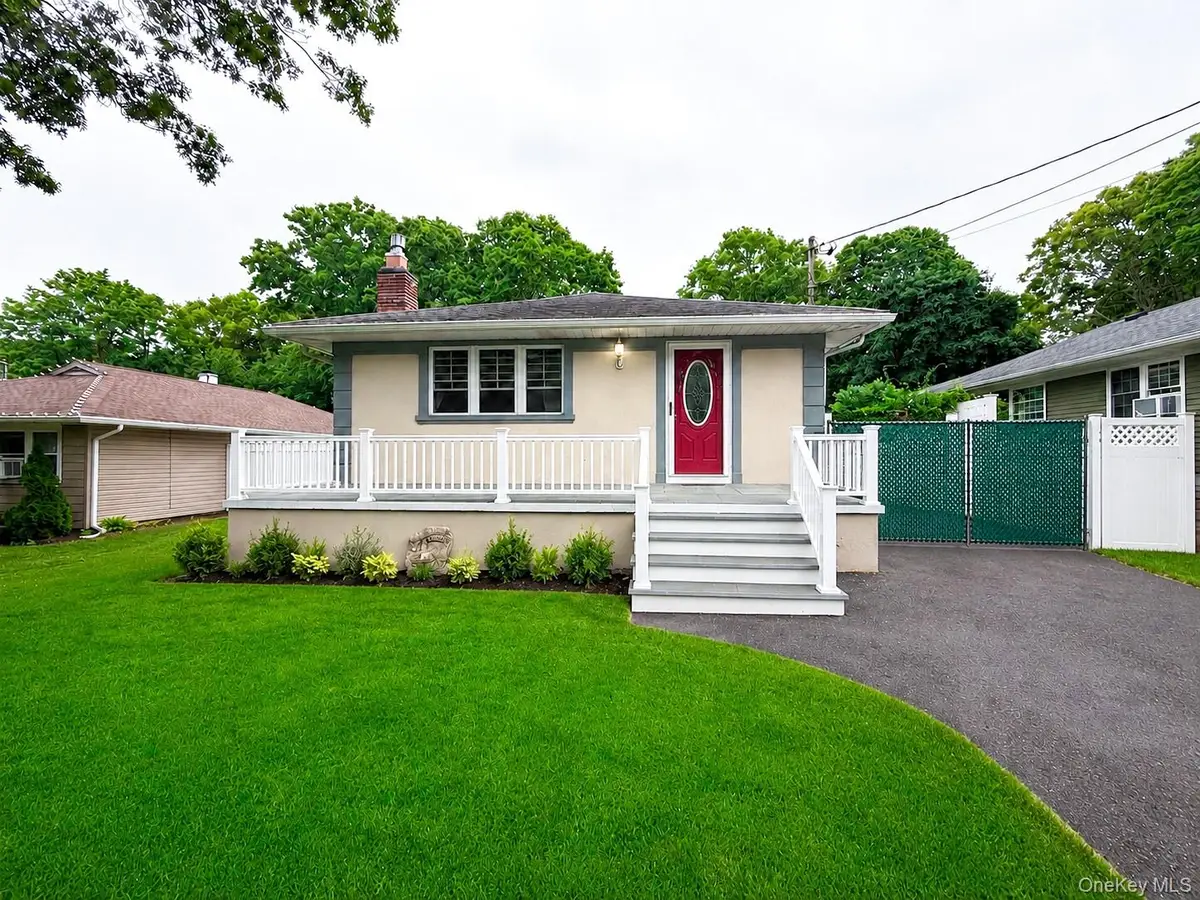 138 River Road, Shirley, NY 11967 - #1