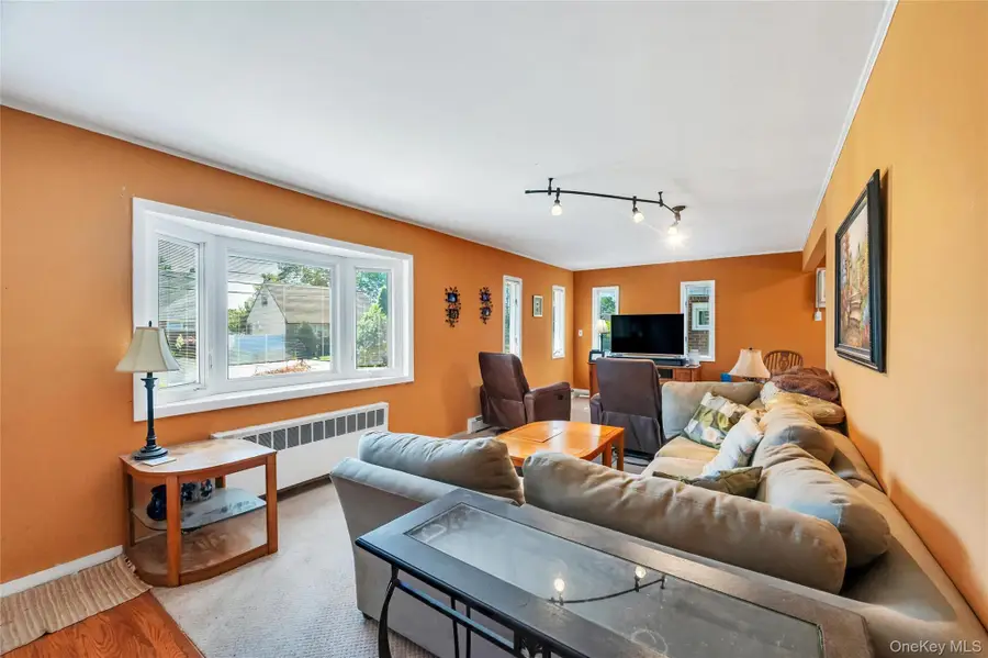 34 Oak Street, Hicksville, NY 11801 - #3