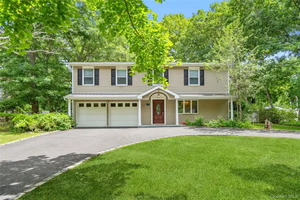 31 Artist Lake Boulevard, Middle Island, NY 11953
