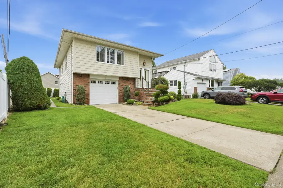 6 N Park Drive, Massapequa, NY 11758 - #2
