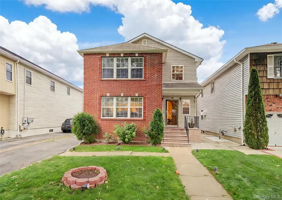 75 Cedar Place, Floral Park, NY 11001 - #3