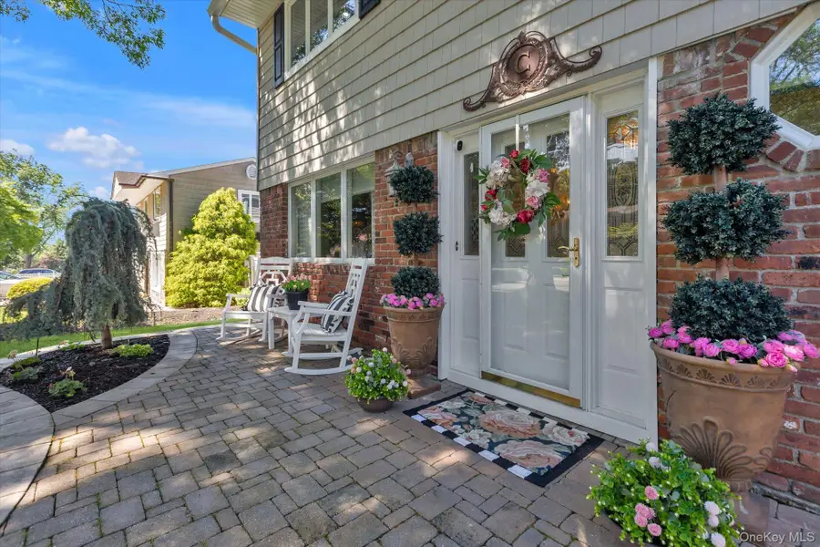 22 Villa Lane, Smithtown, NY 11787 - #3