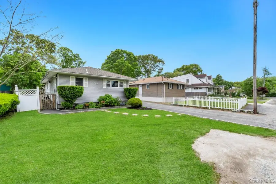 90 Pinewood Drive, Shirley, NY 11967 - #2