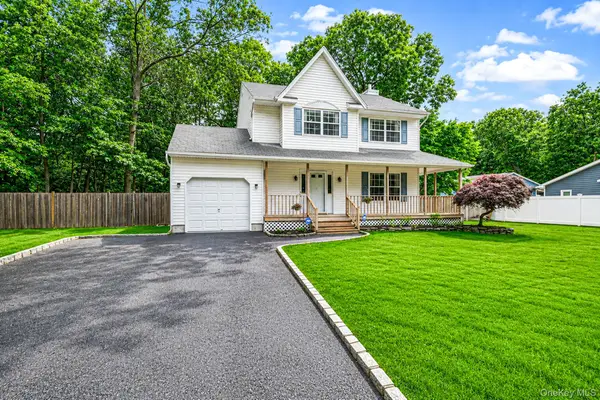 2 Community Road, Coram, NY 11727