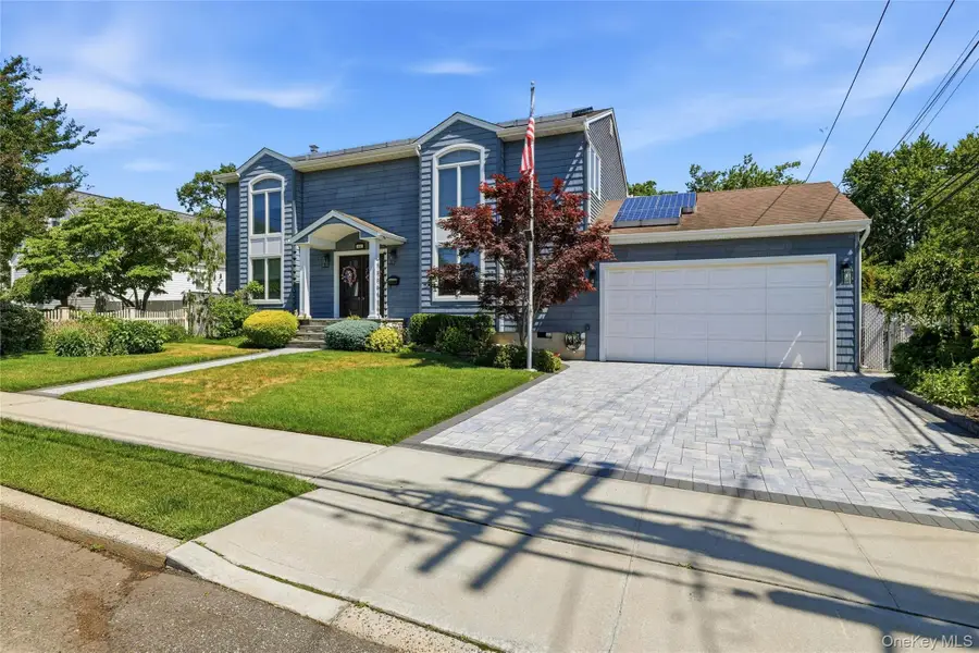 852 Jackson Avenue, Franklin Square, NY 11010 - #2