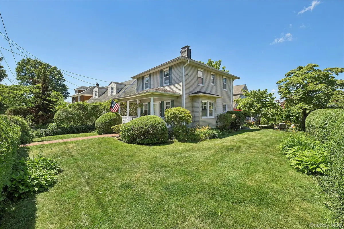 1472 Middle Neck Road, Port Washington, NY 11050 - #1