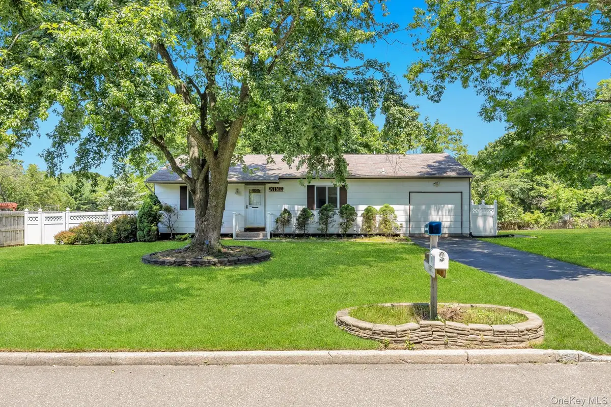 9 Daniel Court, Lake Ronkonkoma, NY 11779 - #1
