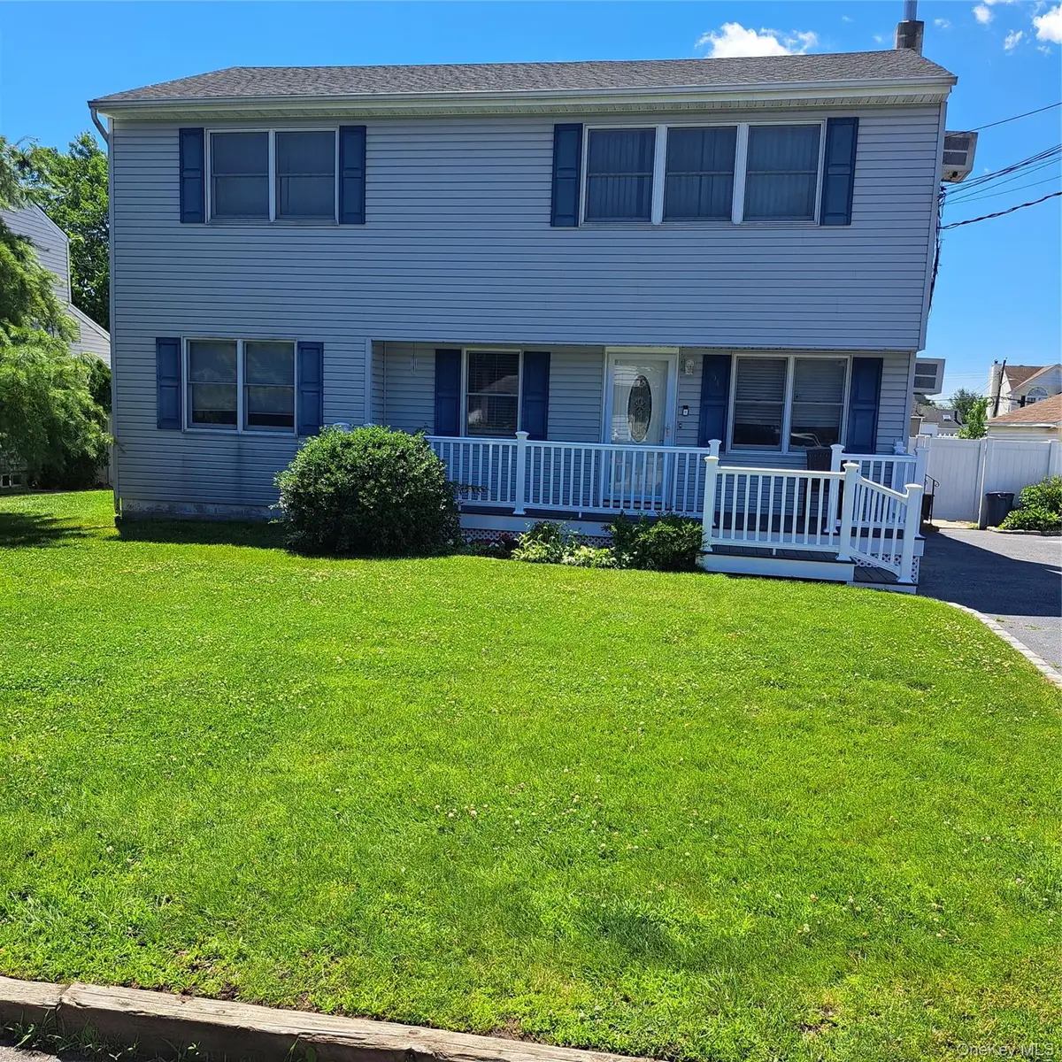 54 17th Street, West Babylon, NY 11704 - #1