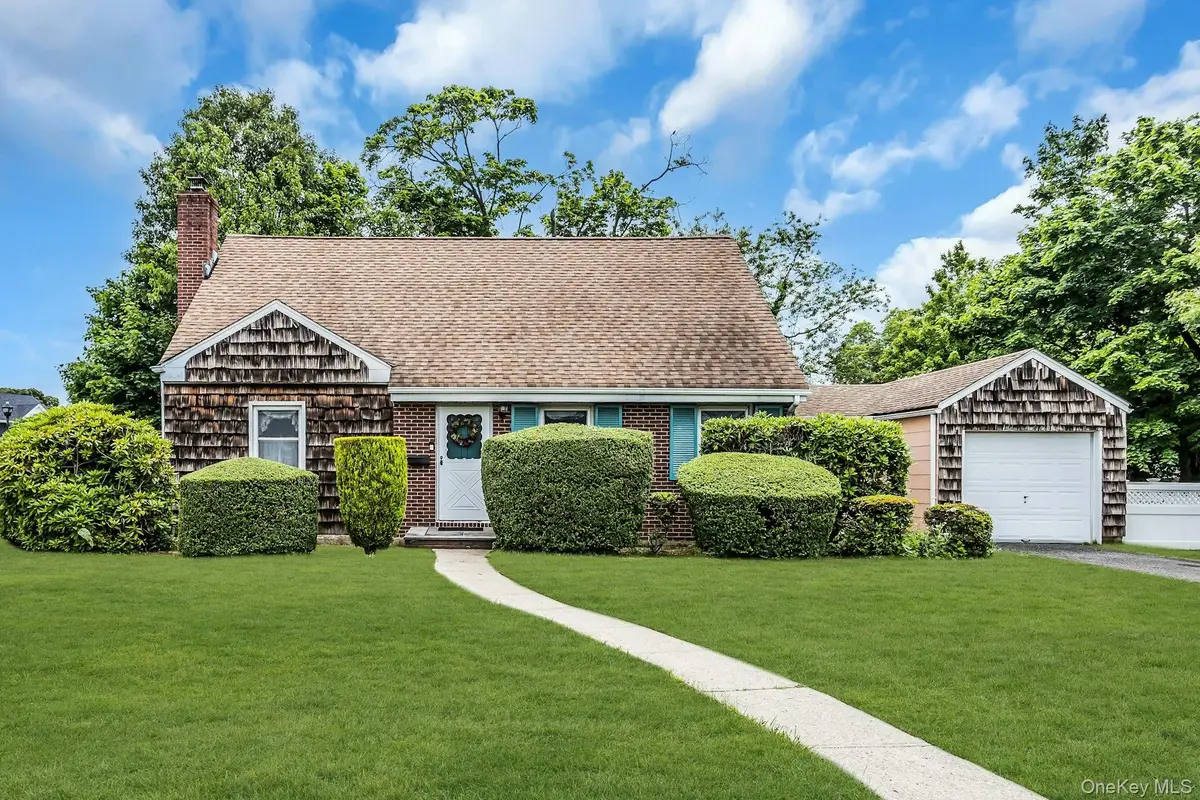 2 Cliff Road, Merrick, NY 11566 - #1