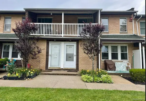 279 Artist Lake Drive, Middle Island, NY 11953