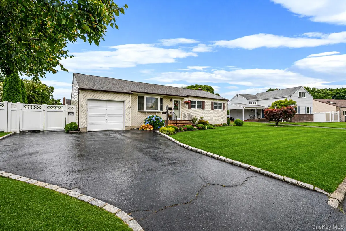 6 Elwin Place, East Northport, NY 11731 - #1