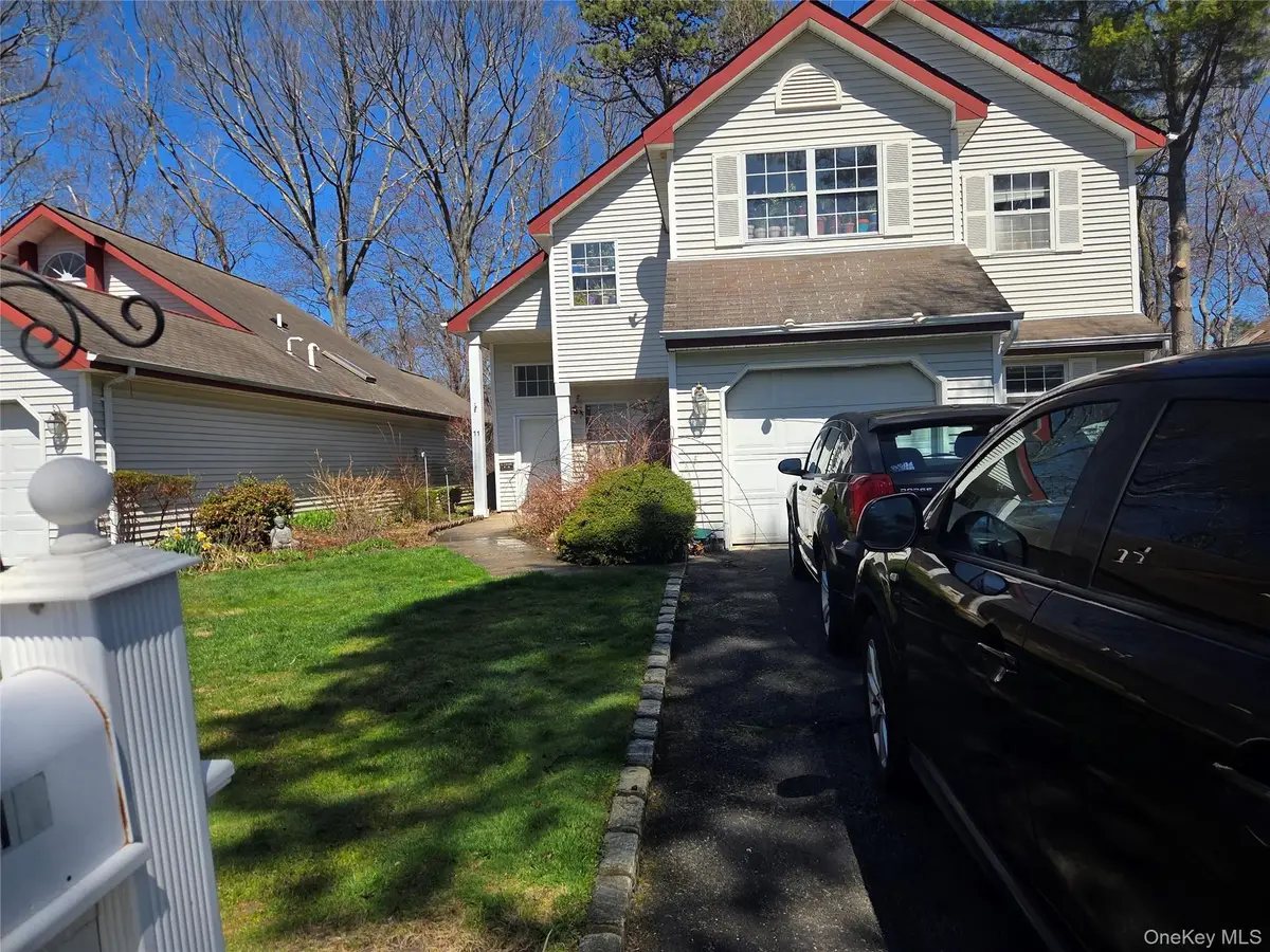 11 Turnberry Court, Middle Island, NY 11953 - #1