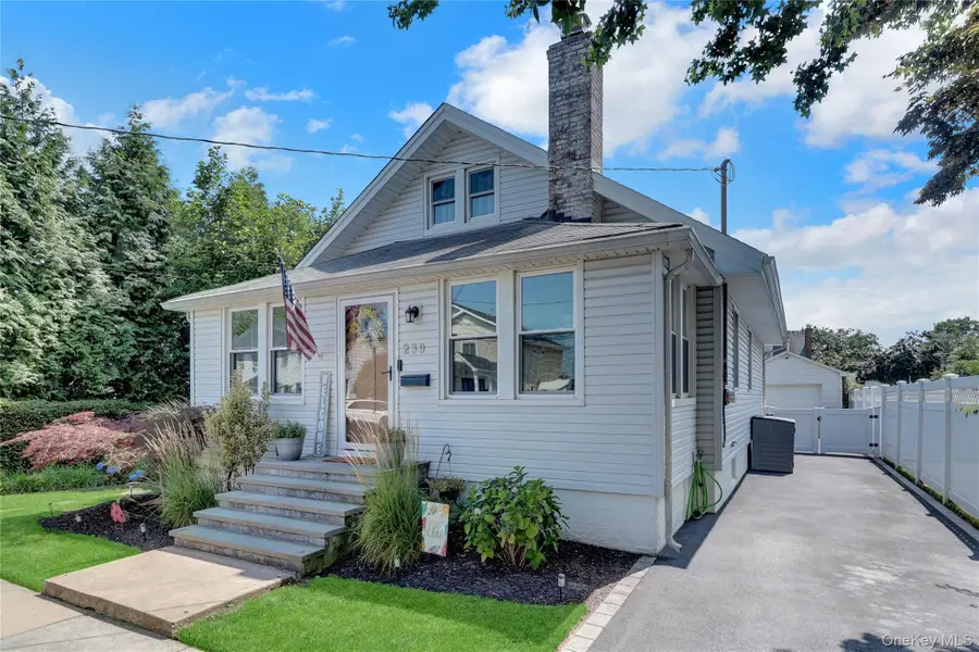 239 S 2nd Street, Lindenhurst, NY 11757 - #2