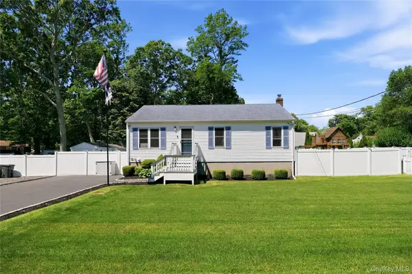 202 Whittier Drive, Mastic Beach, NY 11951