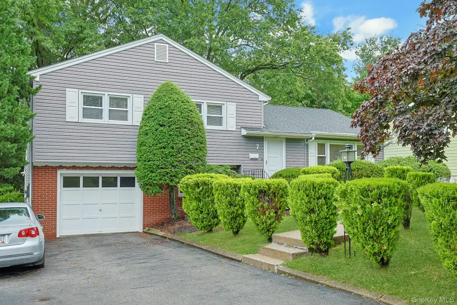 7 Stewart Place, Spring Valley, NY 10977 - #3