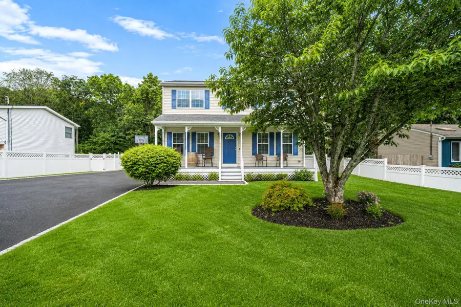 19 Golden Gate Drive, Shirley, NY 11967 - #2