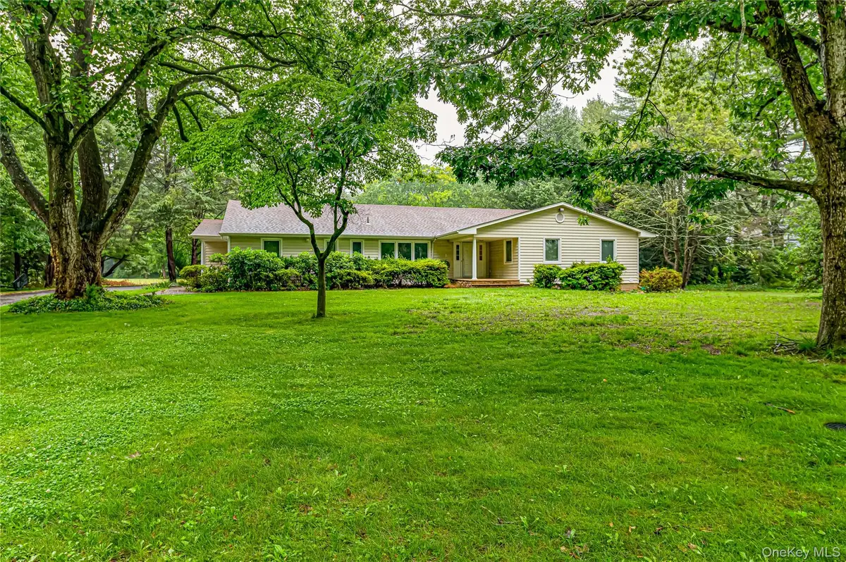 8 Woodvale Drive, Laurel Hollow, NY 11791 - #1