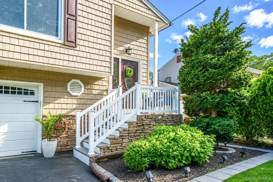 6 Atlantic Street, Holtsville, NY 11742 - #3