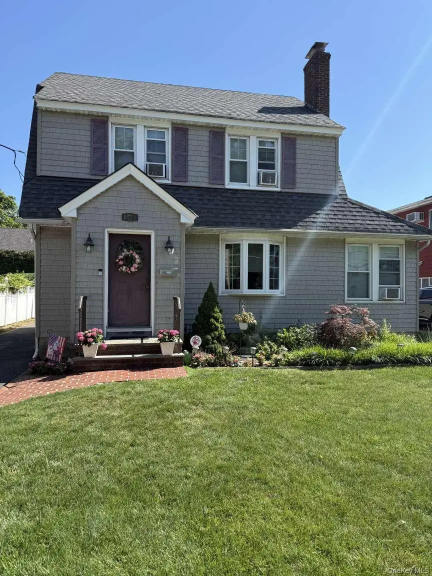 145 Raymond Street, Rockville Centre, NY 11570 - #1