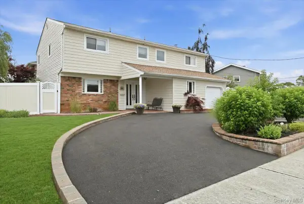 2461 Riviera Lane, Bellmore, NY 11710