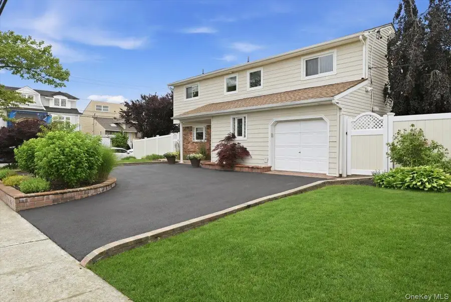 2461 Riviera Lane, Bellmore, NY 11710 - #2