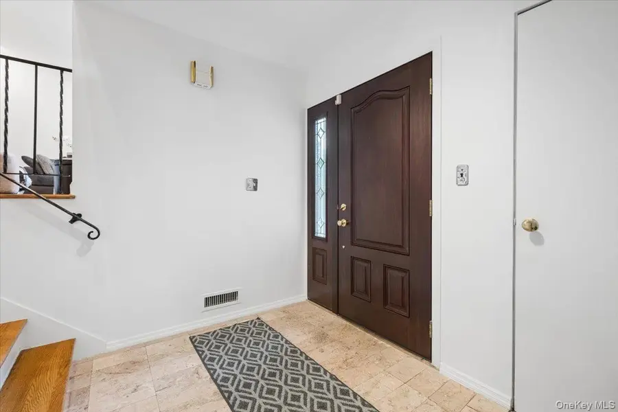 21 Tanglewood Road, Scarsdale, NY 10583 - #3