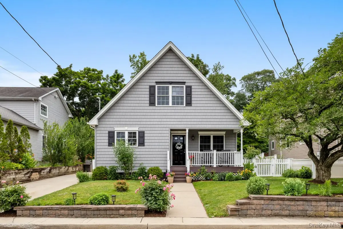 5 Glenmore Avenue, Glenwood Landing, NY 11547 - #1