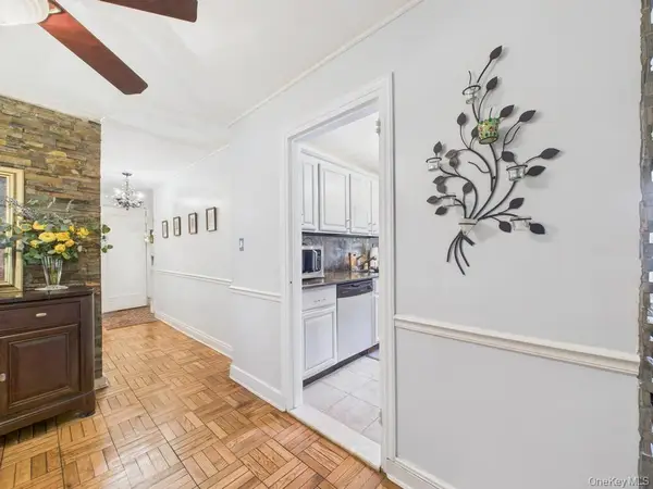 72-61 113th Street #2Z 113th Street #2Z, Forest Hills, NY 11375