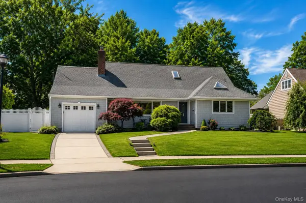 2184 Seneca Drive S, Merrick, NY 11566