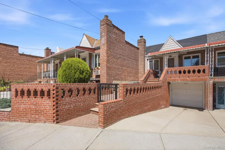 66-15 Gray Street, Middle Village, NY 11379 - #2