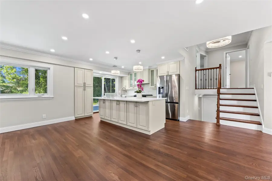 17 Wren Drive, Woodbury, NY 11797 - #3