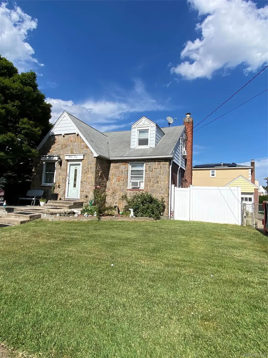 35 Nassau Boulevard, West Hempstead, NY 11552 - #2