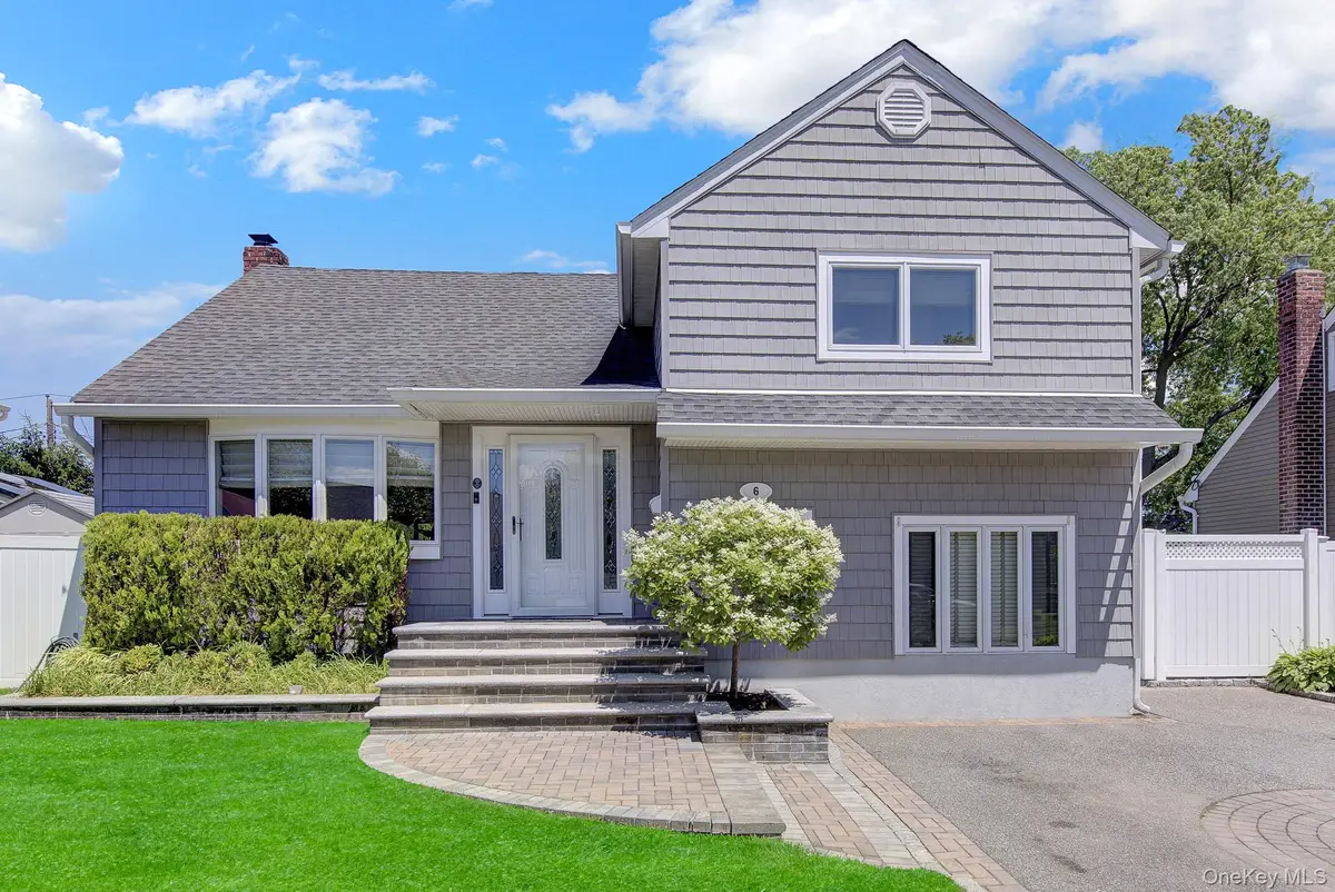 6 Oxford Avenue, Massapequa, NY 11758 - #1
