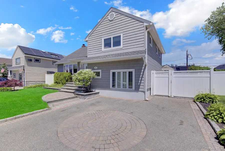 6 Oxford Avenue, Massapequa, NY 11758 - #3