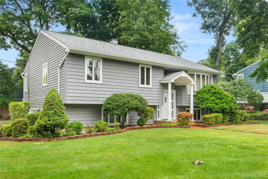 142 Mohican Avenue, Ronkonkoma, NY 11779 - #2