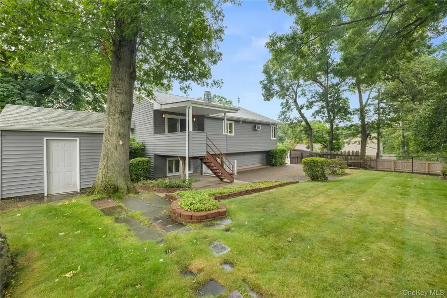 142 Mohican Avenue, Ronkonkoma, NY 11779 - #3