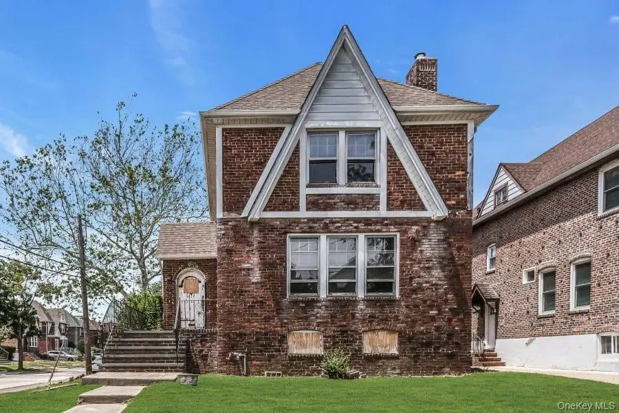 200 Bixley Heath, Lynbrook, NY 11563 - #1