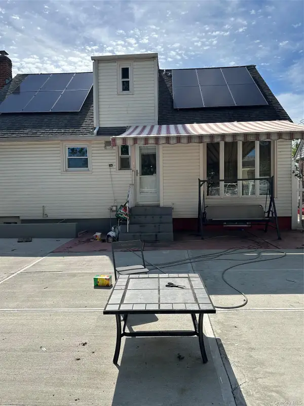 90 Clearstream Avenue, Valley Stream, NY 11580