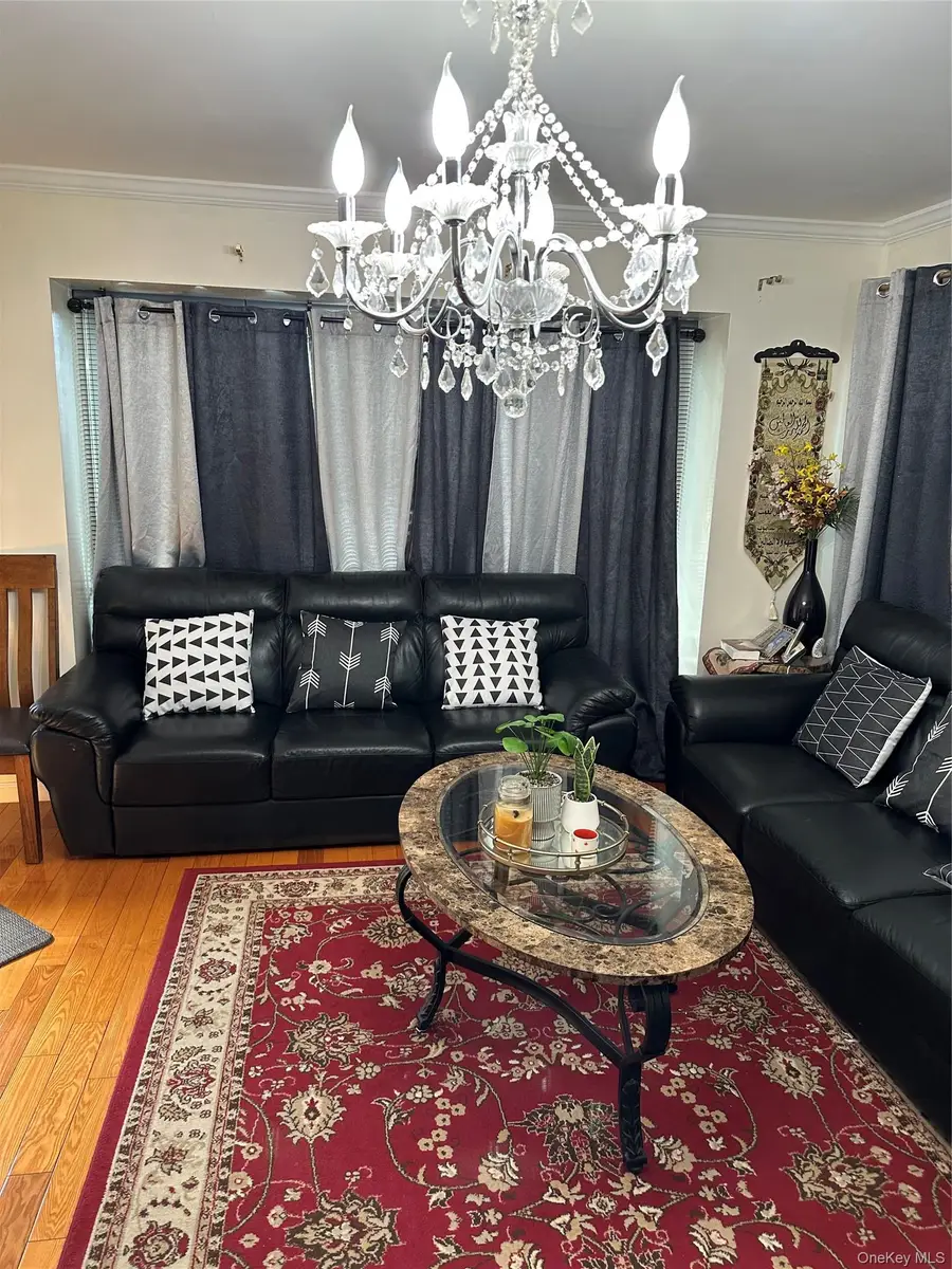 90 Clearstream Avenue, Valley Stream, NY 11580 - #3