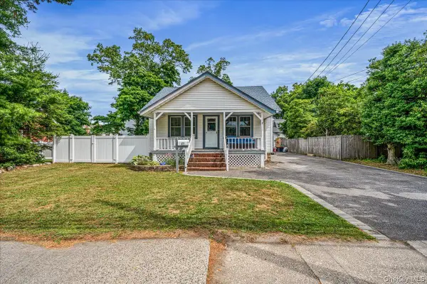 41 Moffitt Boulevard, East Islip, NY 11730