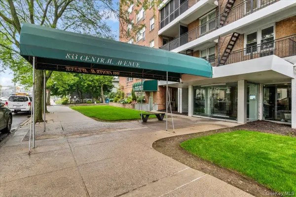 833 Central Avenue #5B, Far Rockaway, NY 11691