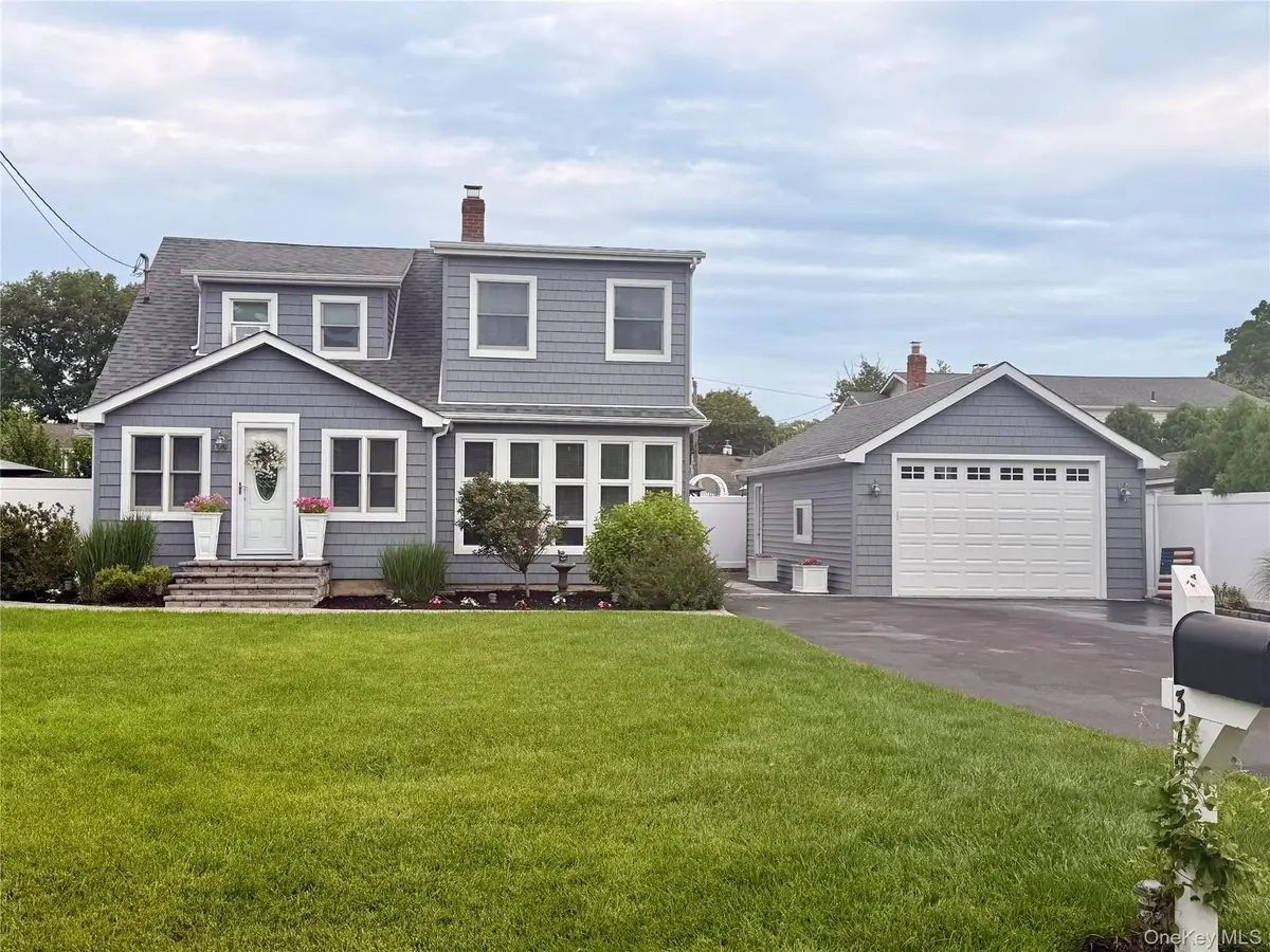 379 Blossom Street, Holbrook, NY 11741 - #1