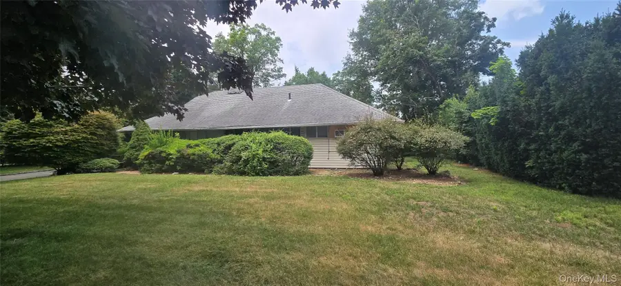 65 Saddle Lane, Roslyn Heights, NY 11577 - #2