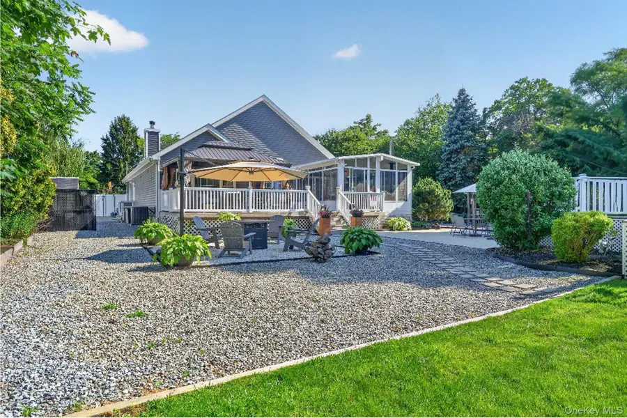 17 Woodlawn Avenue, East Moriches, NY 11940 - #3