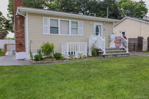 23 Peters Boulevard, Central Islip, NY 11722
