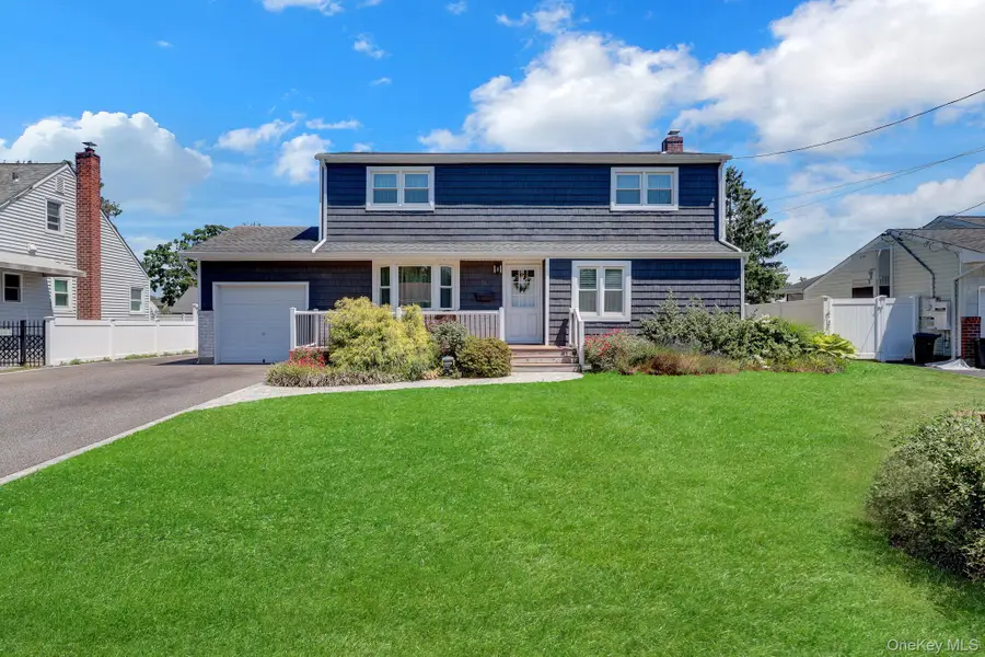 16 Heath Lane, East Northport, NY 11731 - #2
