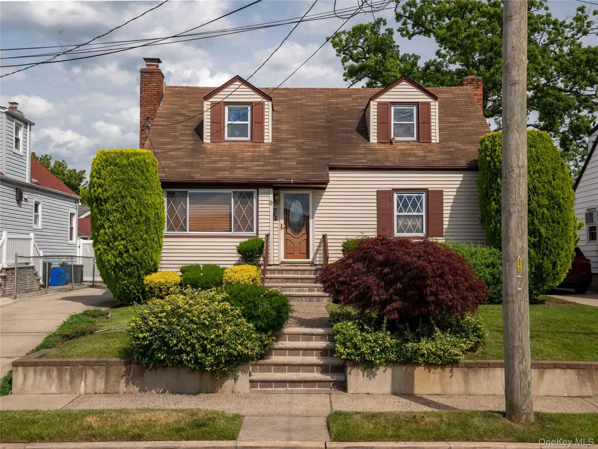 9 Satterie Avenue, Valley Stream, NY 11580 - #1