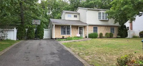 132 13th Avenue, Holtsville, NY 11742