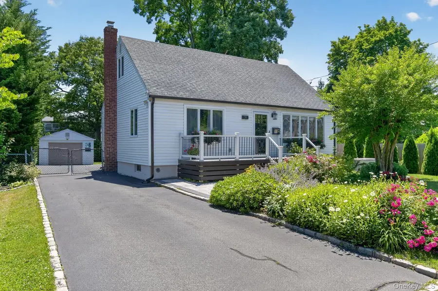 38 Oakwood Street, Greenlawn, NY 11740 - #2