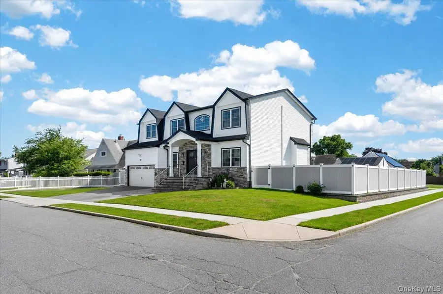84 W Choir Lane, Westbury, NY 11590 - #3
